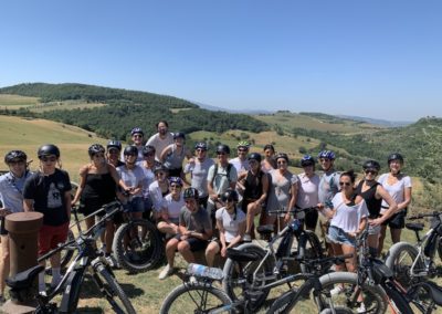 cinema tour e val dorcia urban bikery big group